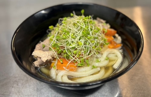 肉野菜の和風だしうどん