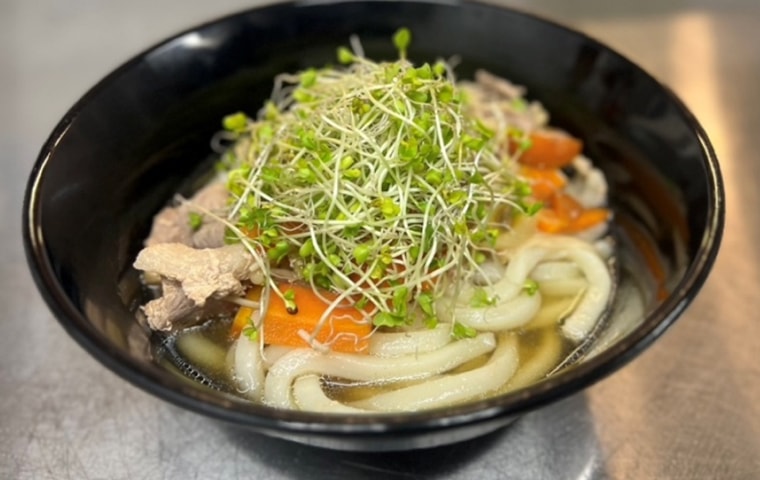 肉野菜の和風だしうどん