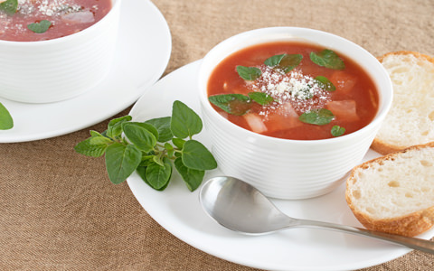 オレガノ風味のトマトスープ