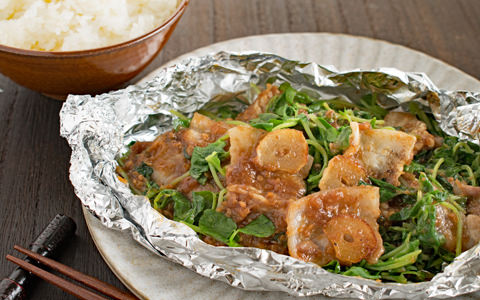 豆苗と豚肉のホイル焼き