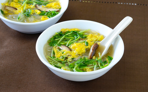 豆苗と春雨の中華スープ