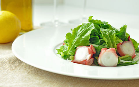 ルッコラとタコの塩レモンサラダ